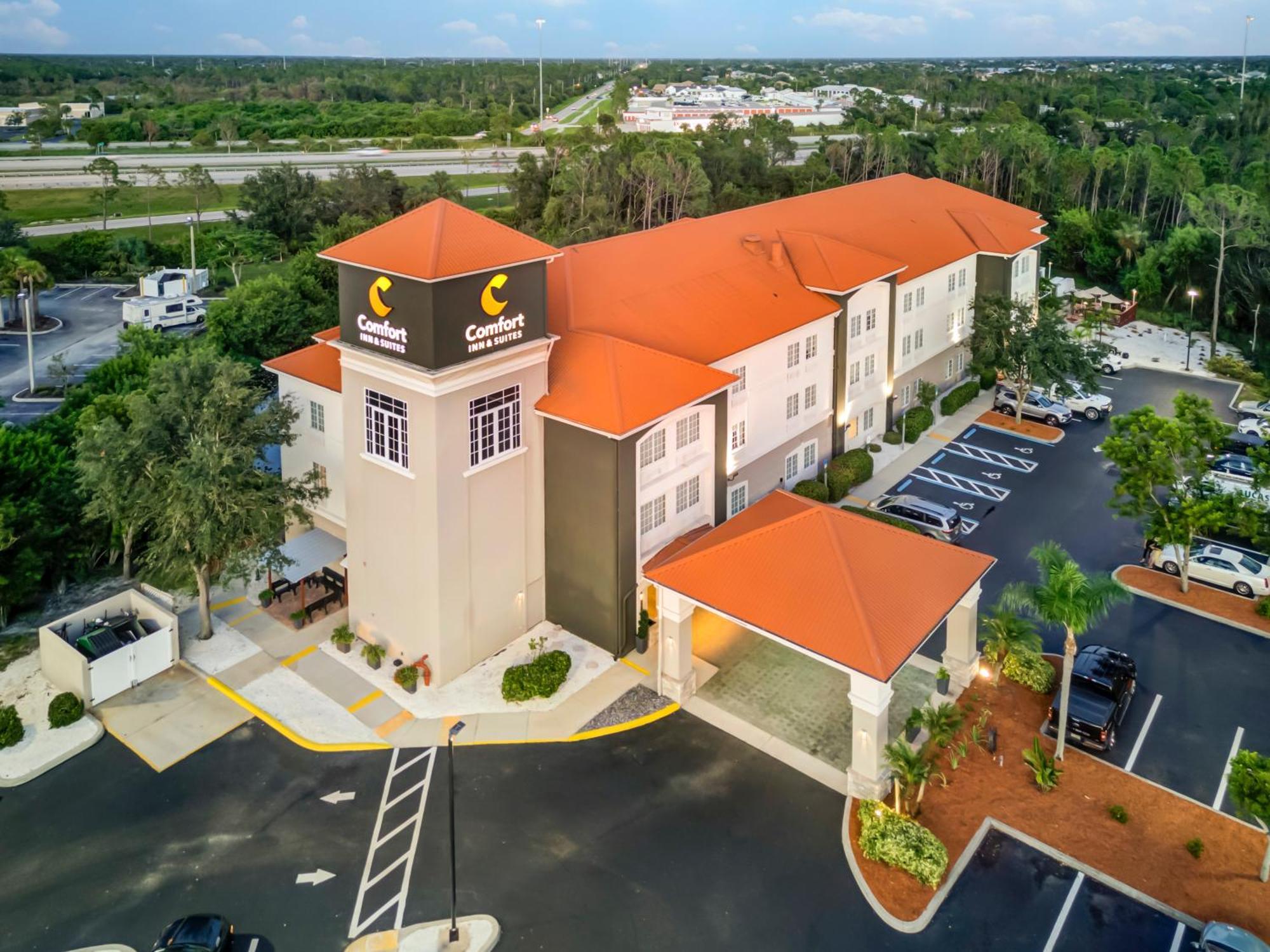 Comfort Inn & Suites Port Charlotte-Punta Gorda Exterior foto